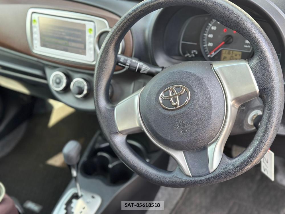 Toyota VITZ 2012-04 438868-3
