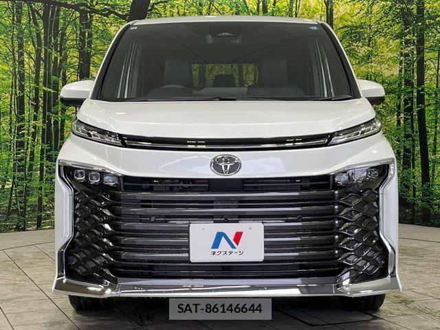 Toyota VOXY 2026-01 4641390-14