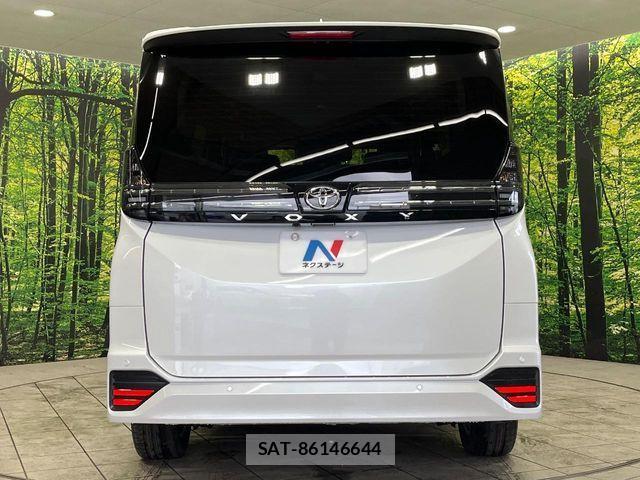 Toyota VOXY 2026-01 4641390-15