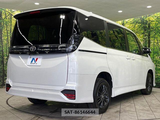 Toyota VOXY 2026-01 4641390-17