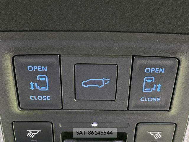 Toyota VOXY 2026-01 4641390-4