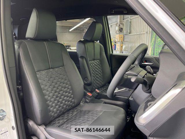Toyota VOXY 2026-01 4641390-8