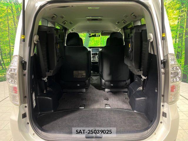 Toyota VOXY 2012-10 4991851-10