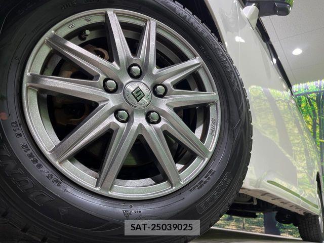 Toyota VOXY 2012-10 4991851-13