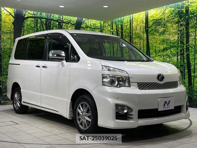 Toyota VOXY 2012-10 4991851-16