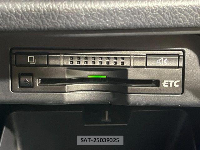 Toyota VOXY 2012-10 4991851-6