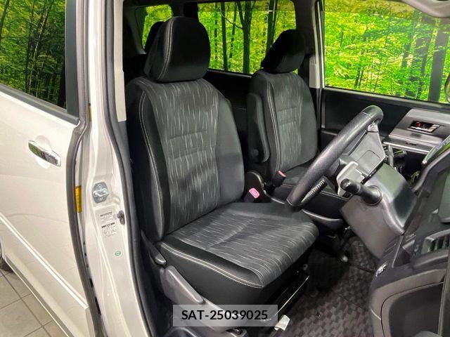Toyota VOXY 2012-10 4991851-7