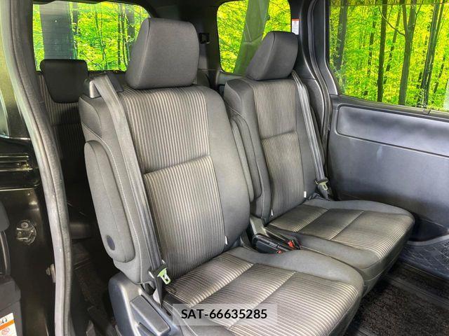 Toyota VOXY 2018-08 4991817-9