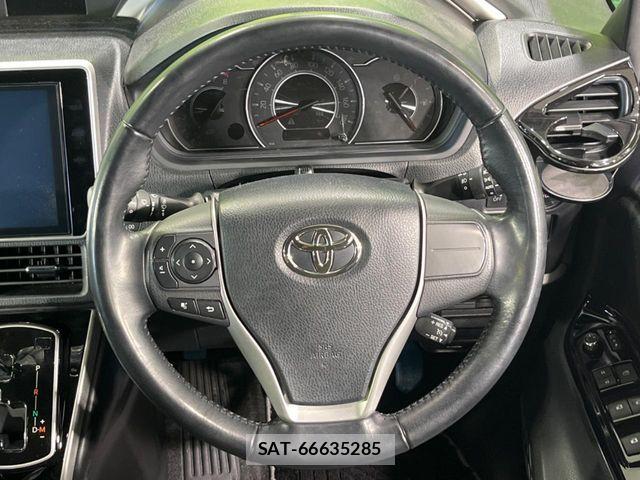 Toyota VOXY 2018-08 4991817-12