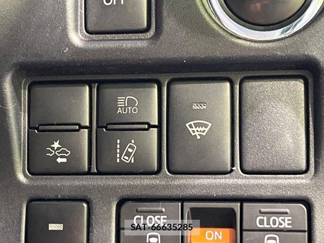 Toyota VOXY 2018-08 4991817-4