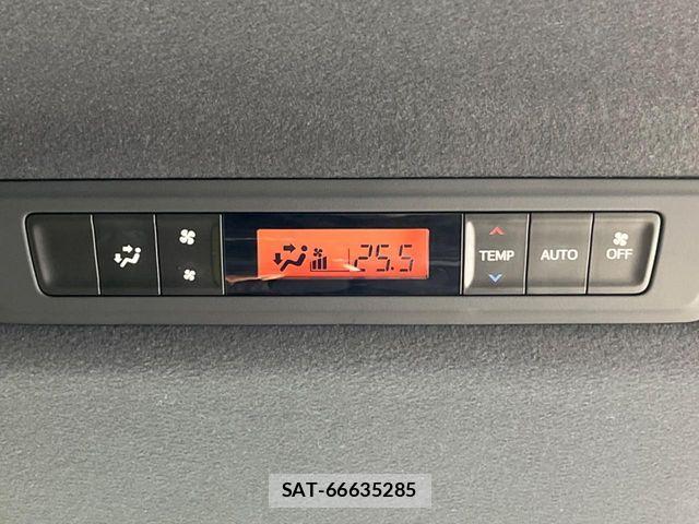 Toyota VOXY 2018-08 4991817-5