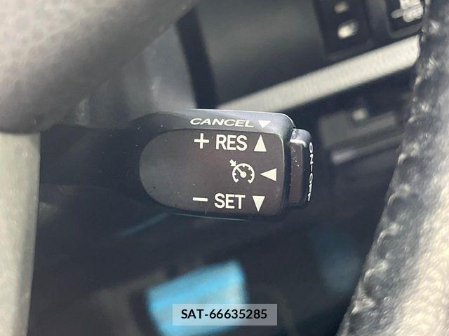 Toyota VOXY 2018-08 4991817-6