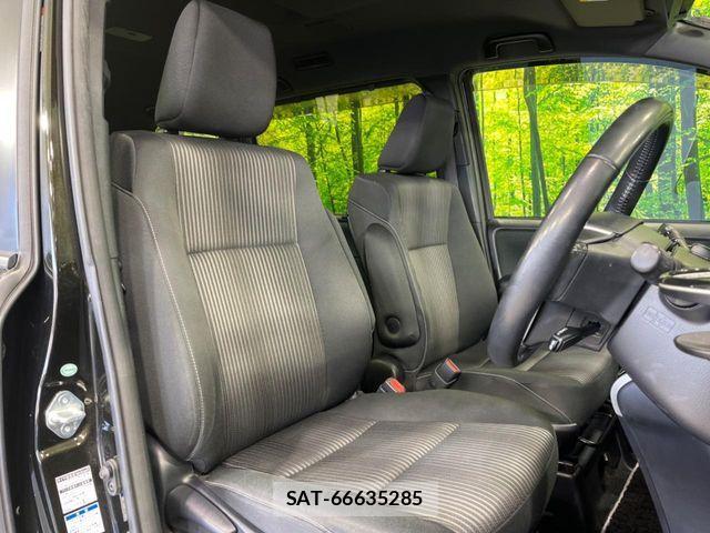 Toyota VOXY 2018-08 4991817-8