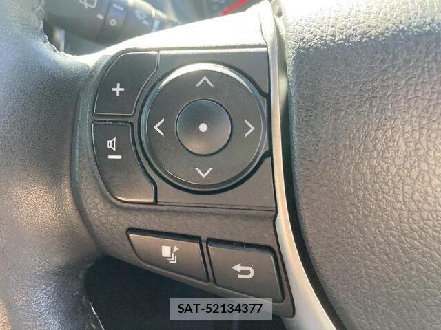 Toyota VOXY 2018-09 5881408-11