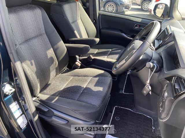 Toyota VOXY 2018-09 5881408-15