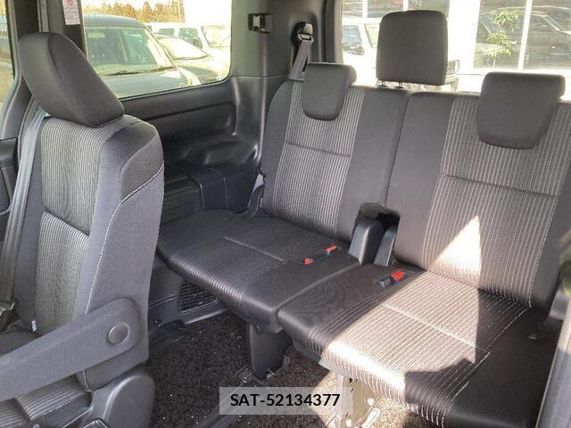 Toyota VOXY 2018-09 5881408-18