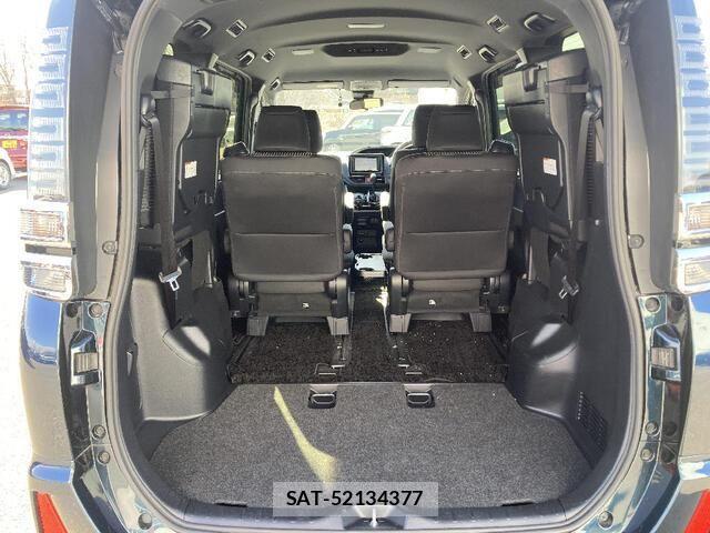 Toyota VOXY 2018-09 5881408-19