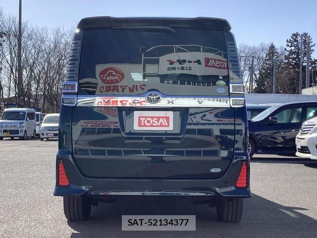 Toyota VOXY 2018-09 5881408-24