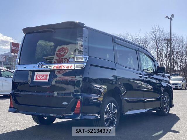 Toyota VOXY 2018-09 5881408-4