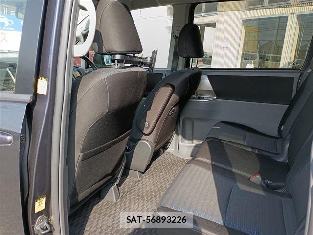 Toyota VOXY 2010-03 5881414-13