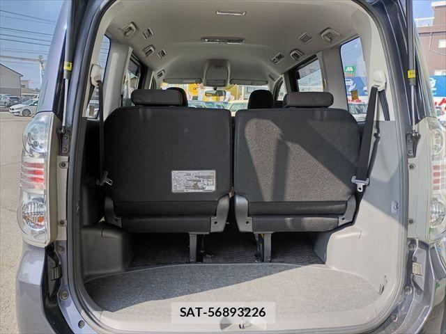 Toyota VOXY 2010-03 5881414-16