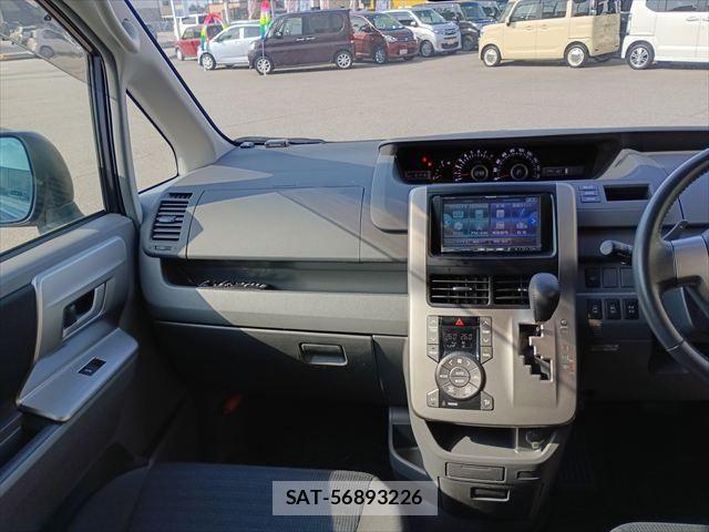 Toyota VOXY 2010-03 5881414-18