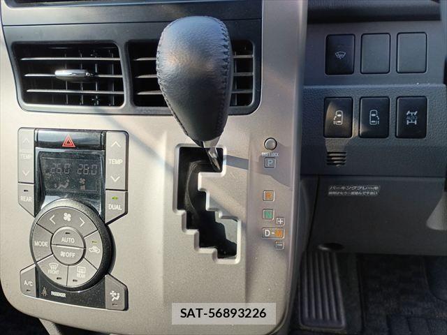Toyota VOXY 2010-03 5881414-20