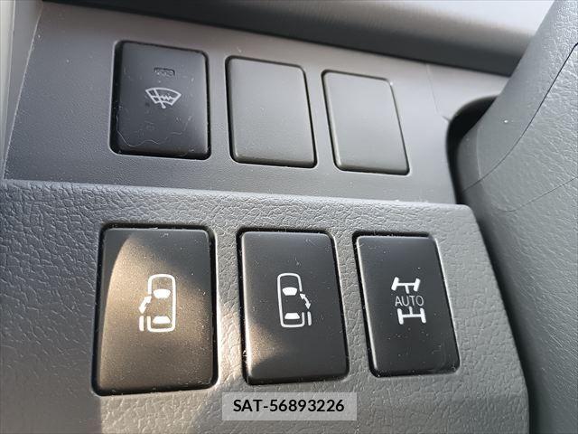 Toyota VOXY 2010-03 5881414-21