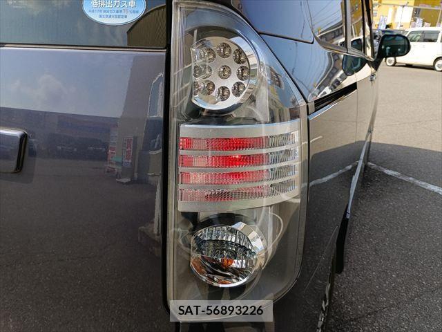 Toyota VOXY 2010-03 5881414-5
