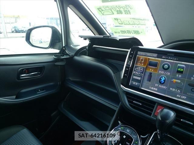 Toyota VOXY 2016-09 6220671-25