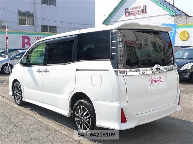 Toyota VOXY 2016-09 6220671-3