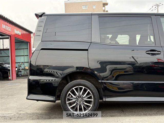 Toyota VOXY 2014-07 6277553-9