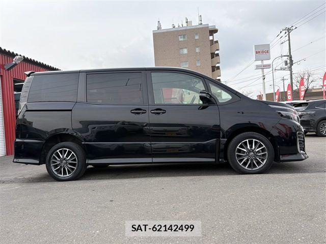 Toyota VOXY 2014-07 6277553-10