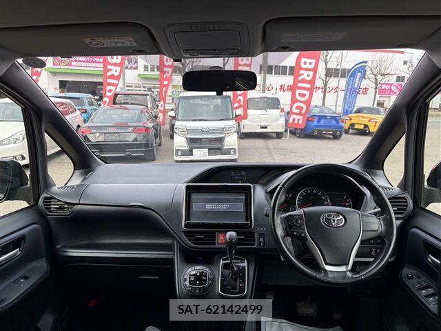 Toyota VOXY 2014-07 6277553-14