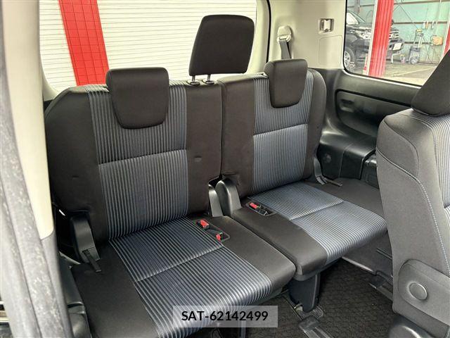 Toyota VOXY 2014-07 6277553-17