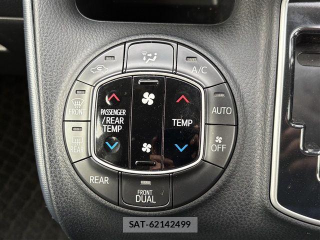 Toyota VOXY 2014-07 6277553-23