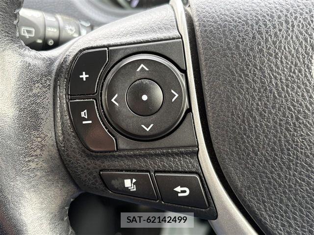Toyota VOXY 2014-07 6277553-26