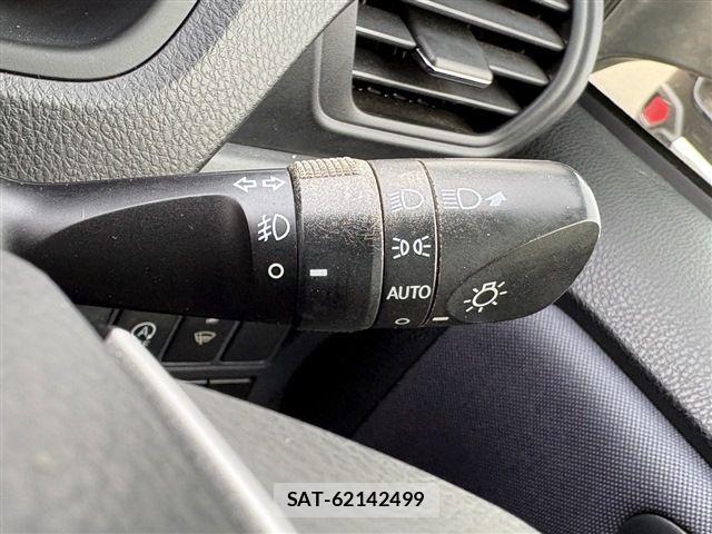 Toyota VOXY 2014-07 6277553-27