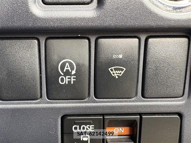 Toyota VOXY 2014-07 6277553-28
