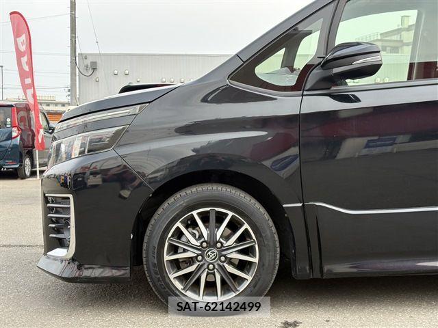 Toyota VOXY 2014-07 6277553-3