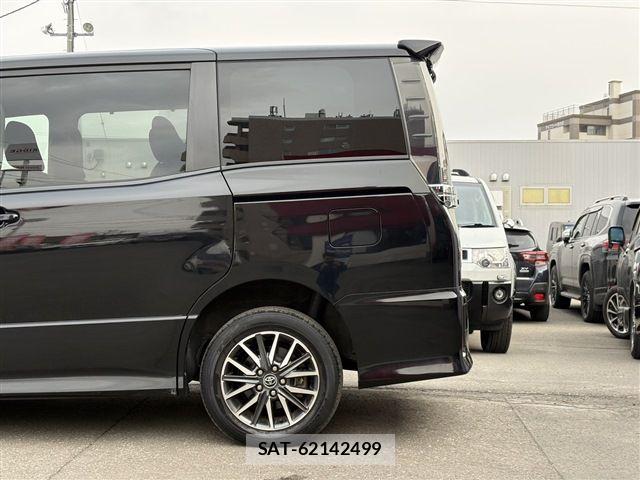 Toyota VOXY 2014-07 6277553-5