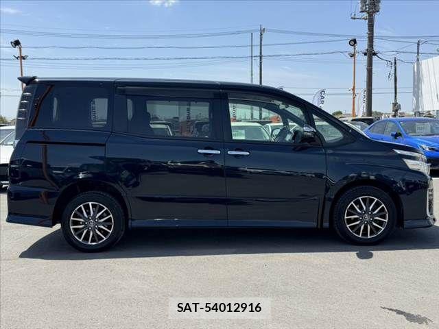 Toyota VOXY 2015-04 6504345-11