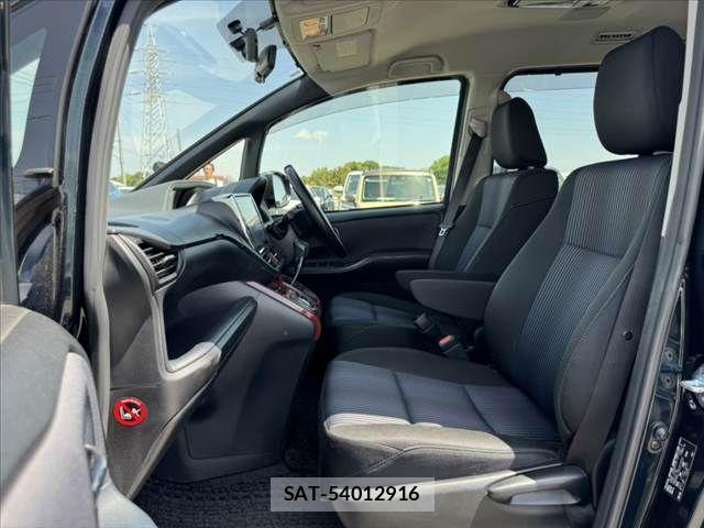 Toyota VOXY 2015-04 6504345-16