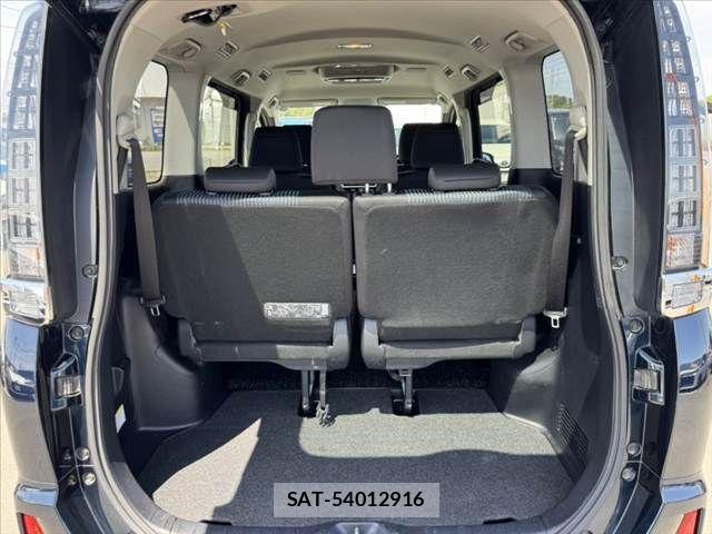 Toyota VOXY 2015-04 6504345-18
