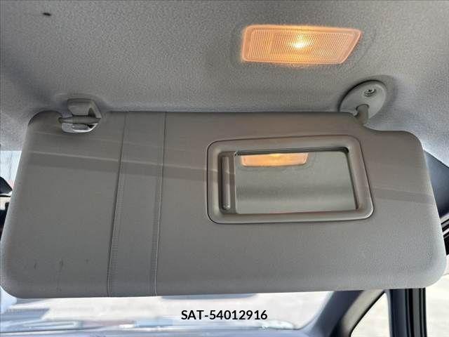 Toyota VOXY 2015-04 6504345-28