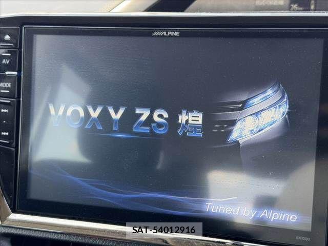 Toyota VOXY 2015-04 6504345-2