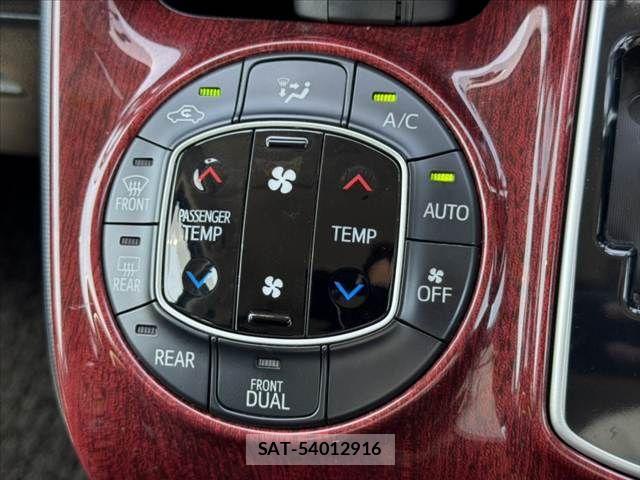 Toyota VOXY 2015-04 6504345-3