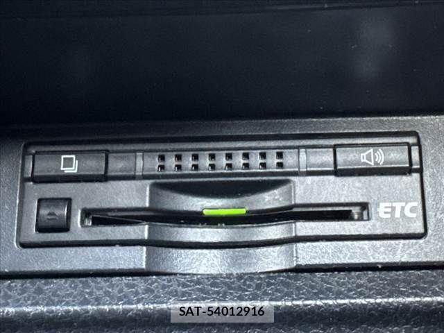 Toyota VOXY 2015-04 6504345-5