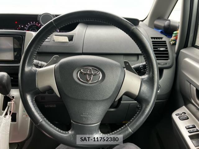 Toyota VOXY 2009-03 6615354-13