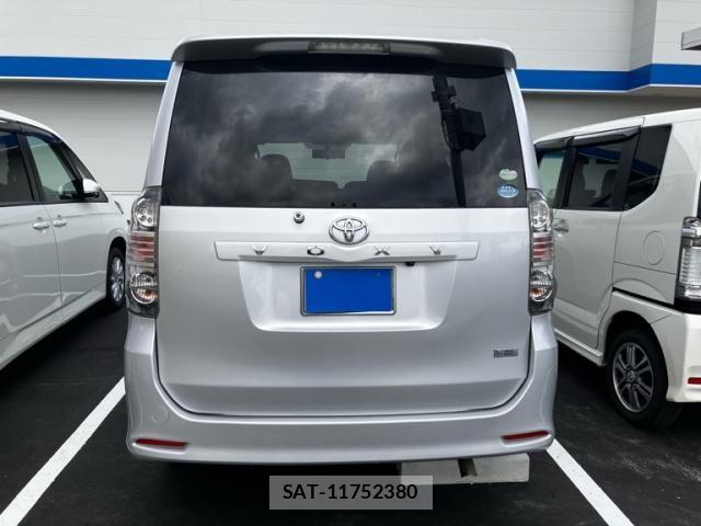 Toyota VOXY 2009-03 6615354-3